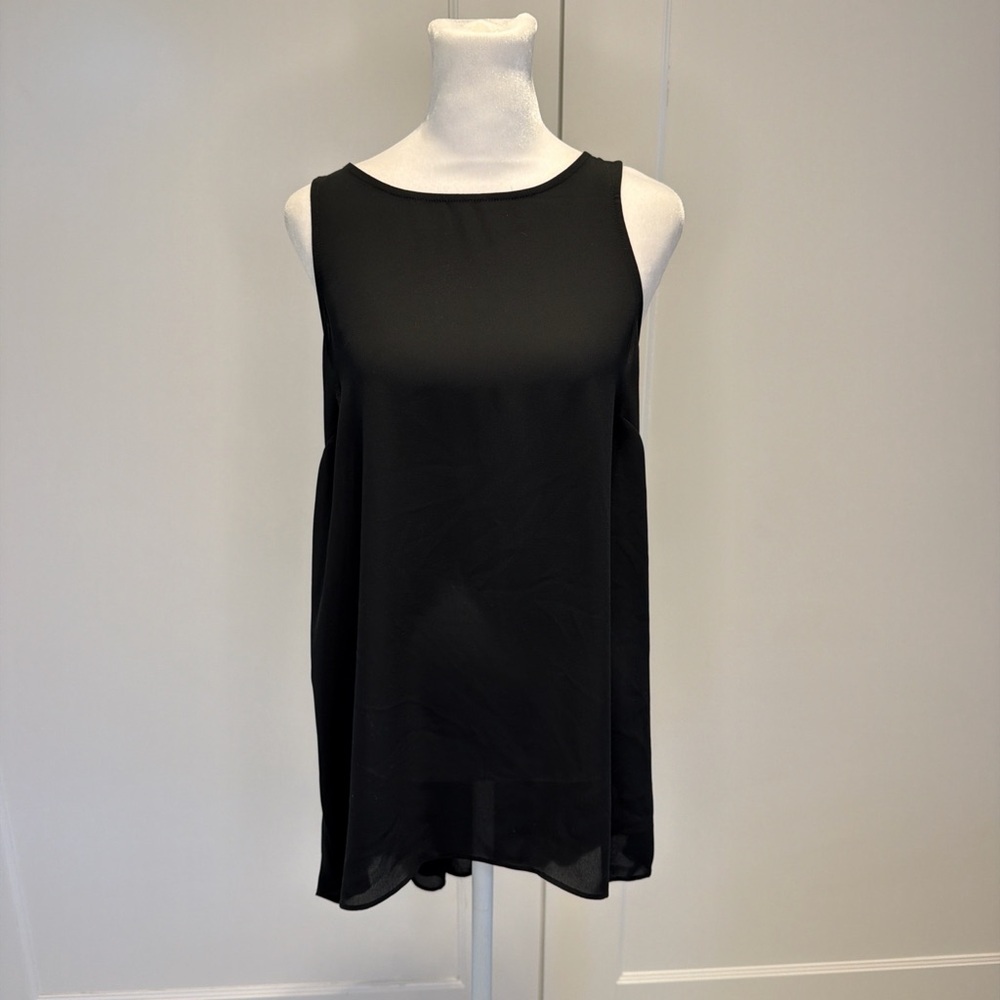 The limited Elegant Black Sleeveless Top